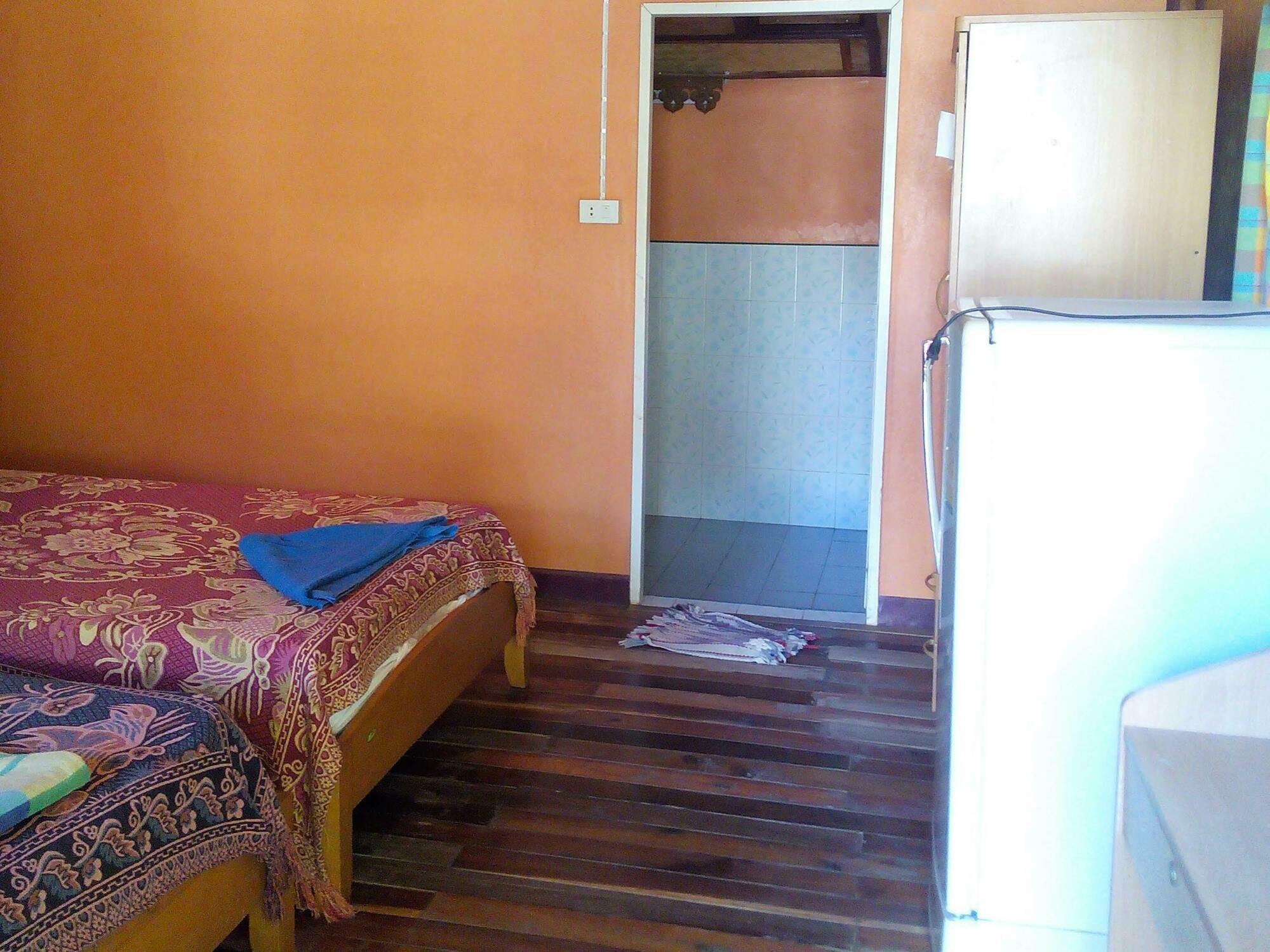 Funky Fish Hostels Ko Lanta Exterior foto