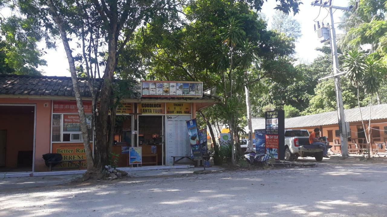 Funky Fish Hostels Ko Lanta Exterior foto