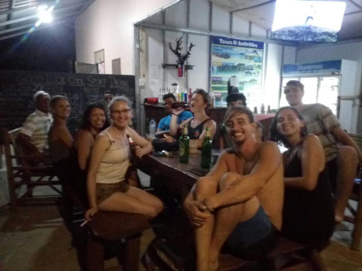 Funky Fish Hostels Ko Lanta Exterior foto