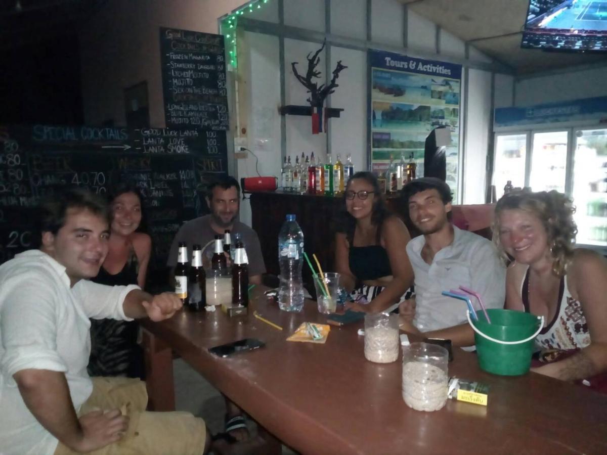 Funky Fish Hostels Ko Lanta Exterior foto