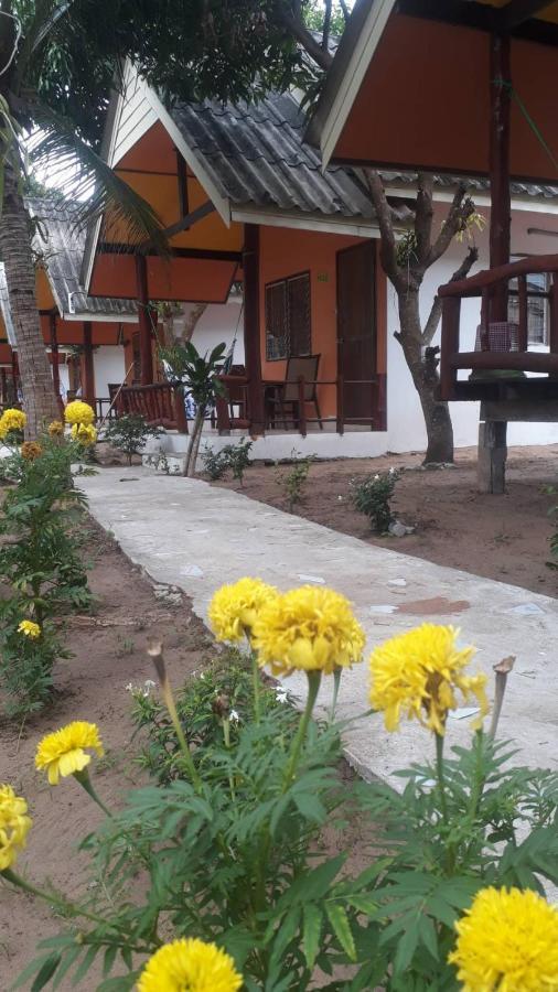 Funky Fish Hostels Ko Lanta Exterior foto